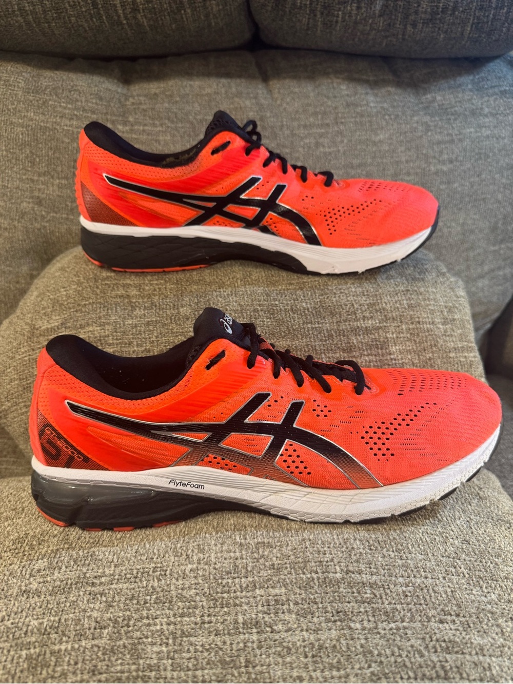 ASICS GT-2000 8 Men’s Sunrise Red/Black Running Shoes 1011A690 Size 15